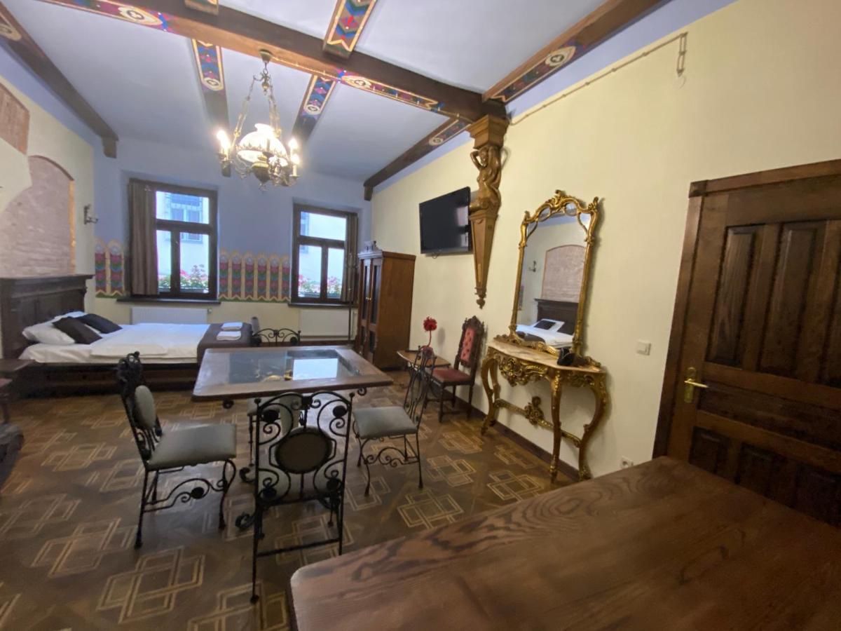 Апартаменти Королівські На Вулиці Лесі Українки 19 Lviv Exterior foto
