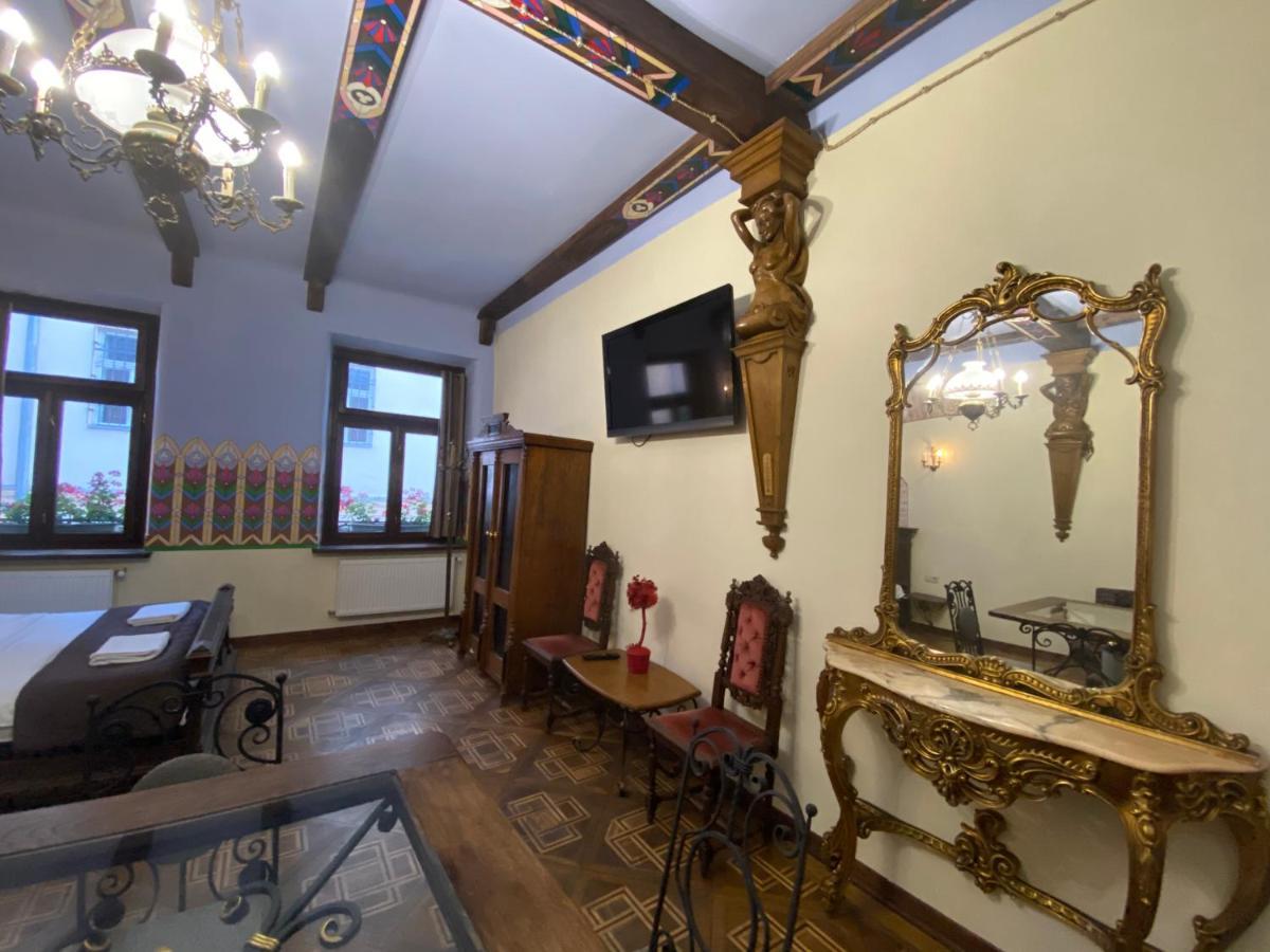 Апартаменти Королівські На Вулиці Лесі Українки 19 Lviv Exterior foto