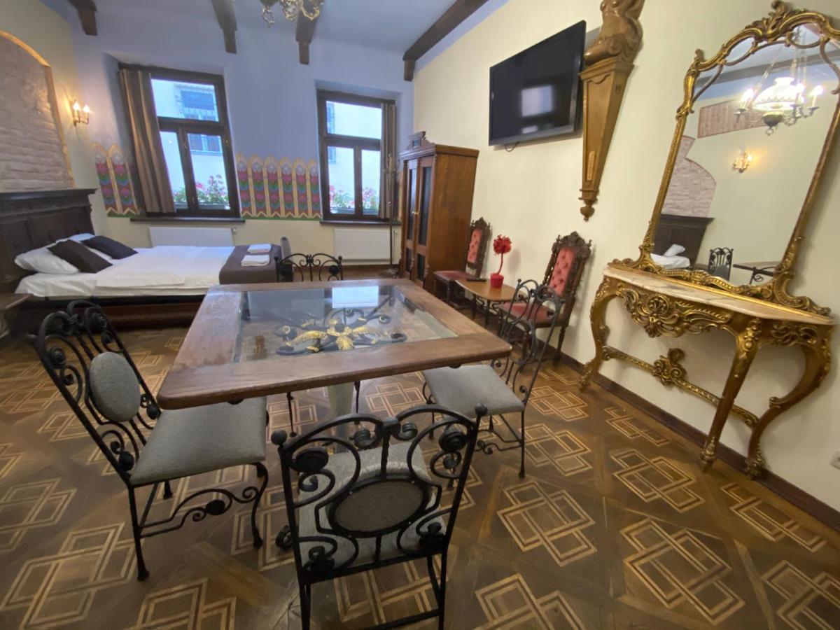 Апартаменти Королівські На Вулиці Лесі Українки 19 Lviv Exterior foto